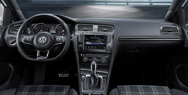 volkswagen-golf-gte-interior