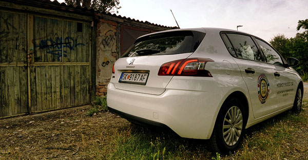 peugeot-308-rear