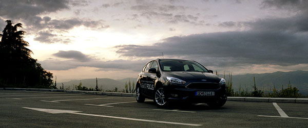 ford-focus-carclub-frontwide